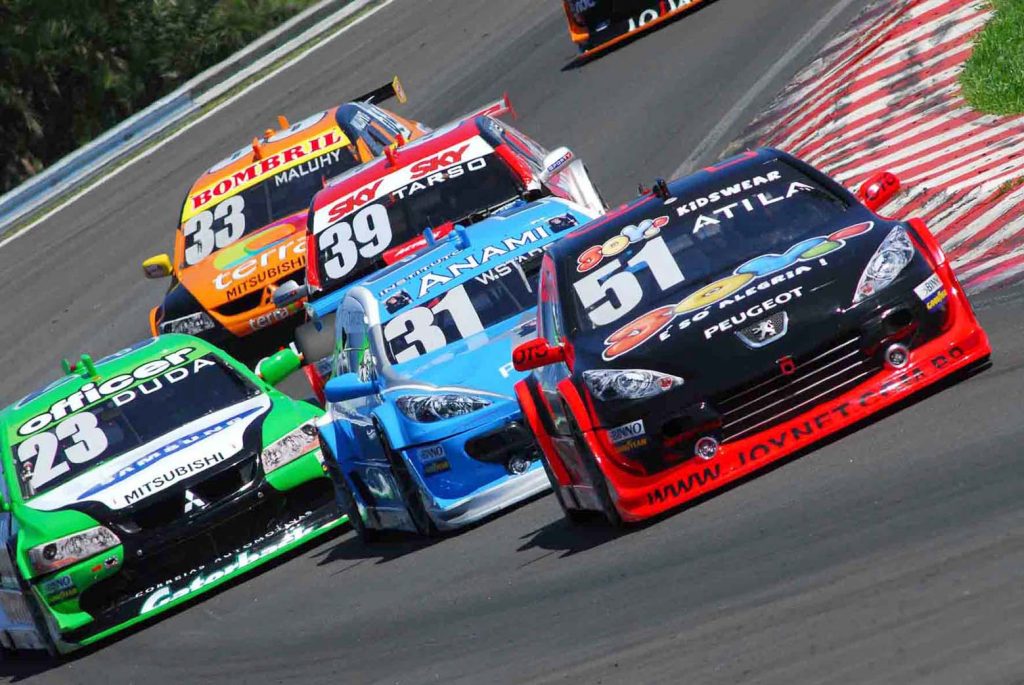 Curitiba Racing  Automóveis e automobilismo em Curitiba: Brasileiro de  Marcas: Os carros da categoria na primeira corrida